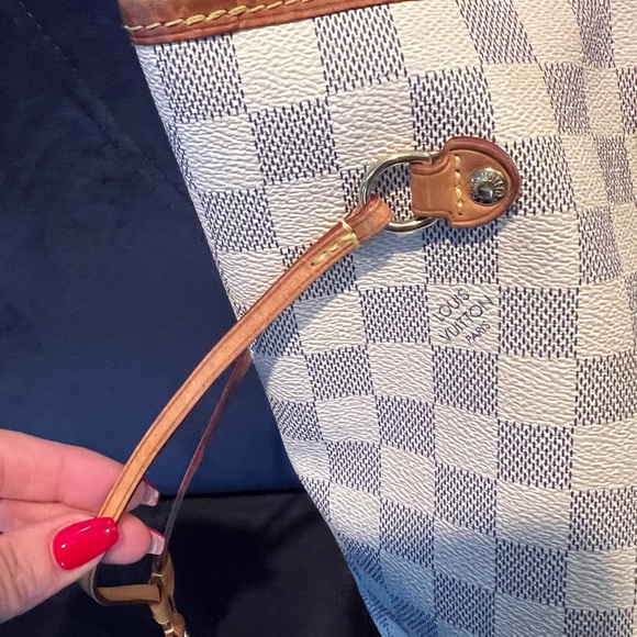 *SOLD* Authentic Louis Vuitton Neverfull MM - Picture 3 of 9